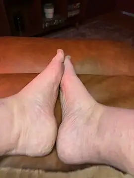 Snapshot of bigirl1979 chatting on December 2025 10:44:02 AM bigirl1979 online show from December 2025 10:44:02 AM