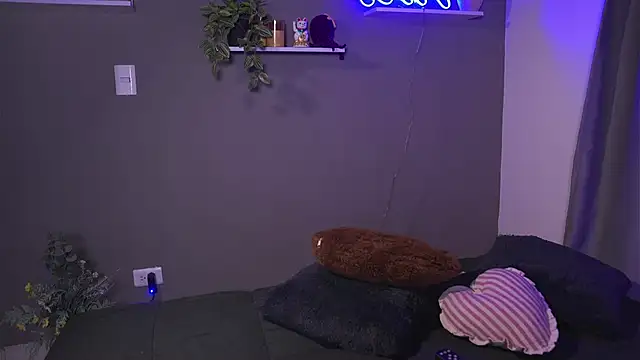 HannahEvanss online show from October 2025 06:16:02 PM