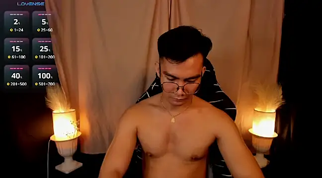 000batman000 online show from February 2025 04:44:02 AM