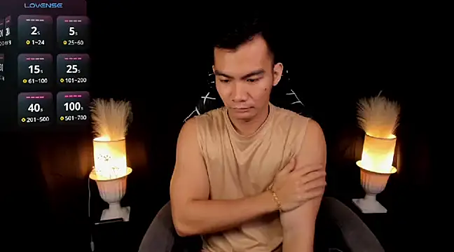 000batman000 online show from February 2025 01:37:01 AM