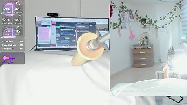 sofi velez online show from December 2025 05:07:02 PM