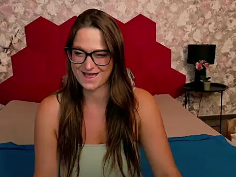 VictoriaCage online show from May 2026 03:30:02 PM
