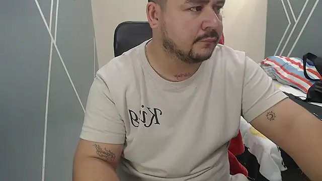 Snapshot of oso_dirty_ chatting on January 2025 05:28:01 PM oso dirty  online show from January 2025 05:28:01 PM