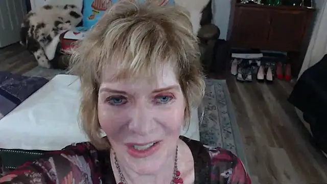 Snapshot of SindeeDix chatting on December 2025 03:10:01 PM SindeeDix online show from December 2025 03:10:01 PM