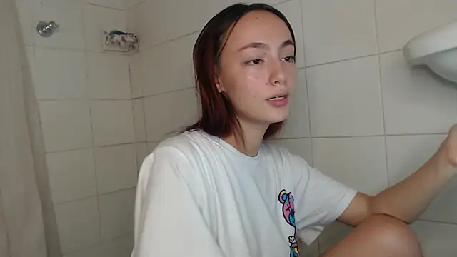 Snapshot of nathaly_bird chatting on January 2025 11:17:02 PM nathaly bird online show from January 2025 11:17:02 PM