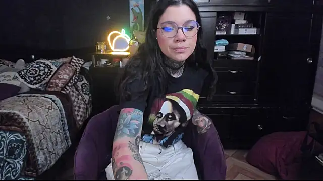 Snapshot of Lilmarieee chatting on January 2025 10:01:01 PM Lilmarieee online show from January 2025 10:01:01 PM