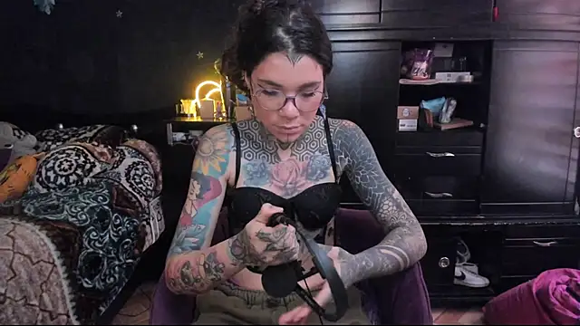 Snapshot of Lilmarieee chatting on February 2025 03:19:01 PM Lilmarieee online show from February 2025 03:19:01 PM