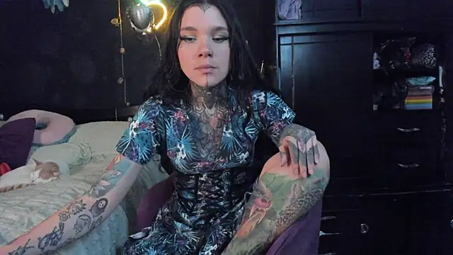 Lilmarieee online show from November 2025 08:52:01 PM