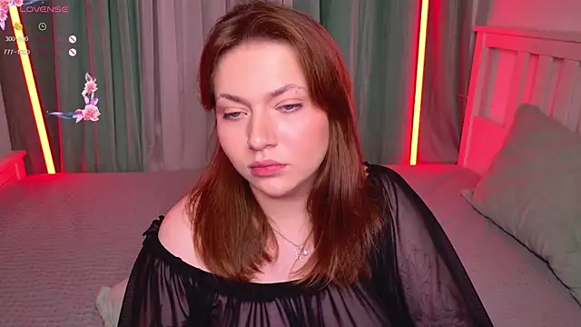 Snapshot of Evahadson chatting on November 2025 07:49:02 PM Evahadson online show from November 2025 07:49:02 PM