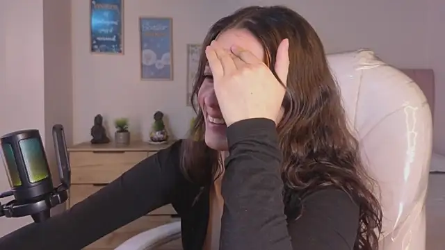 Snapshot of Amaia_Daniells chatting on January 2026 03:56:02 AM Amaia Daniells online show from January 2026 03:56:02 AM