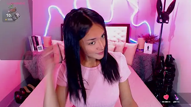 Snapshot of tanGINAmoe chatting on January 2025 07:04:02 AM tanGINAmoe online show from January 2025 07:04:02 AM