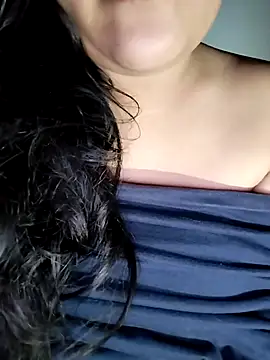 Snapshot of Annerae chatting on September 2025 05:27:02 PM Annerae online show from September 2025 05:27:02 PM