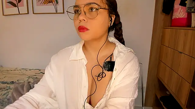 Snapshot of Ash_milk chatting on April 2026 04:50:02 PM Ash milk online show from April 2026 04:50:02 PM