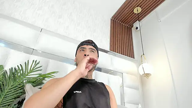 imferrer online show from November 2025 08:32:01 PM