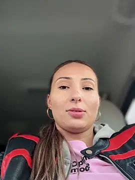 Snapshot of YOUR-KARINA chatting on March 2025 07:48:01 AM YOUR-KARINA online show from March 2025 07:48:01 AM