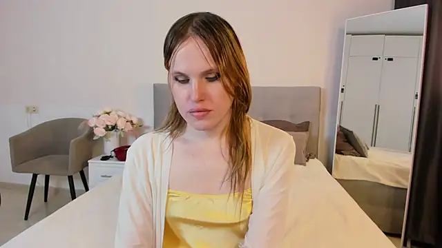 EffieMinki online show from November 2025 05:50:02 AM