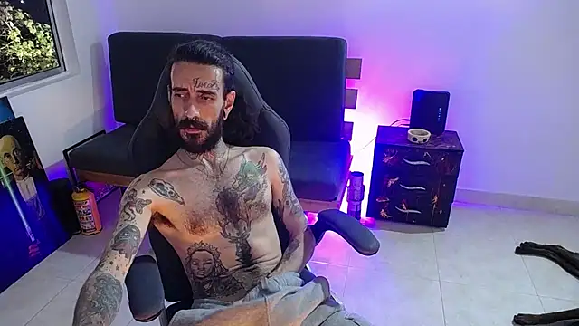 Snapshot of harry_reems1 chatting on December 2025 04:06:02 AM harry reems1 online show from December 2025 04:06:02 AM