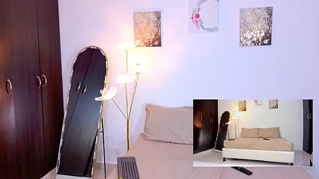 SarahCinnamon- online show from April 2026 01:15:01 PM