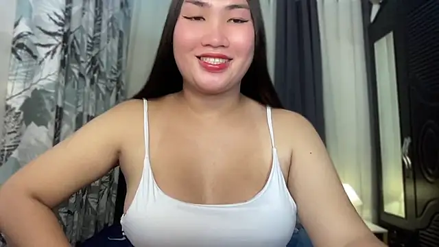 Snapshot of Miss_Deliciousness chatting on October 2025 03:47:02 PM Miss Deliciousness online show from October 2025 03:47:02 PM