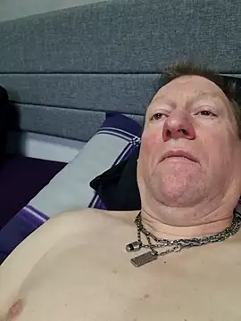 Snapshot of tomtom111111 chatting on November 2025 01:13:02 PM tomtom111111 online show from November 2025 01:13:02 PM