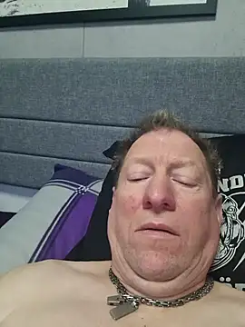 Snapshot of tomtom111111 chatting on November 2025 03:03:01 PM tomtom111111 online show from November 2025 03:03:01 PM