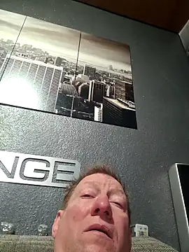 Snapshot of tomtom111111 chatting on December 2025 07:43:01 PM tomtom111111 online show from December 2025 07:43:01 PM