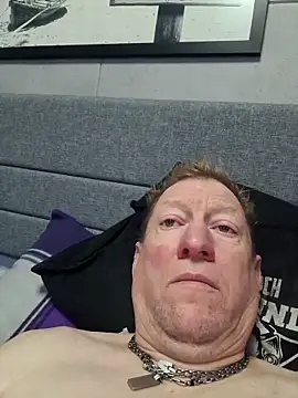 Snapshot of tomtom111111 chatting on December 2025 10:31:02 AM tomtom111111 online show from December 2025 10:31:02 AM