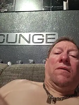 tomtom111111 online show from January 2026 04:39:01 AM