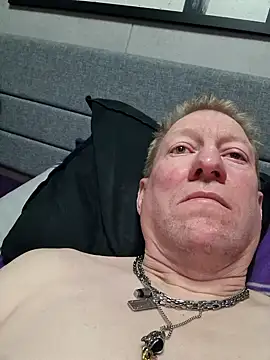 tomtom111111 online show from February 2026 05:01:01 PM