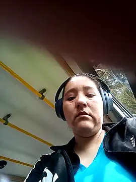 Snapshot of Gatubela212 chatting on December 2024 04:25:02 PM Gatubela212 online show from December 2024 04:25:02 PM