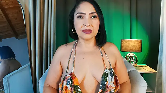 Snapshot of Madissononee chatting on November 2025 02:11:01 AM Madissononee online show from November 2025 02:11:01 AM