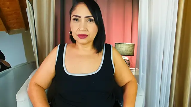 Snapshot of Madissononee chatting on November 2025 12:24:01 AM Madissononee online show from November 2025 12:24:01 AM