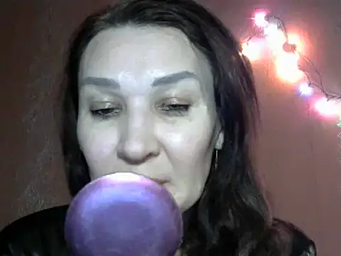 PrettyAndWild online show from December 2024 05:21:02 PM