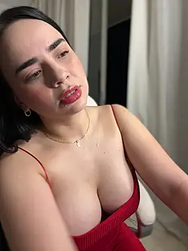 Snapshot of GeorginaJones chatting on February 2025 03:43:02 AM GeorginaJones online show from February 2025 03:43:02 AM