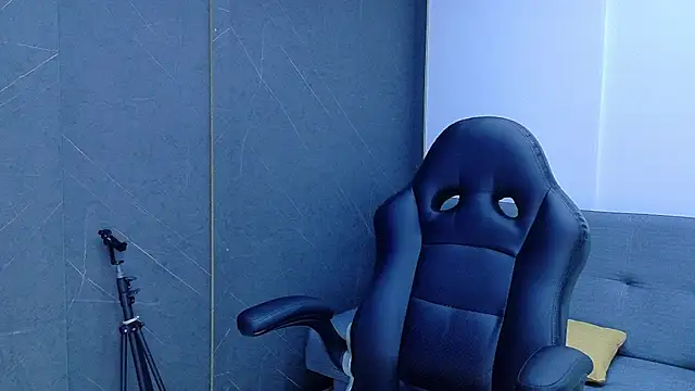 Britney taylor  online show from February 2026 07:10:01 PM