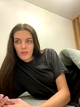 little belucci online show from November 2025 05:02:01 PM