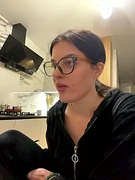 little belucci online show from January 2026 07:17:01 PM