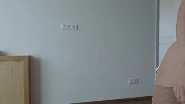 Snapshot of hee_jeen chatting on September 2025 01:55:01 PM hee jeen online show from September 2025 01:55:01 PM