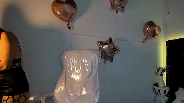 Snapshot of lauren_fit chatting on November 2025 04:40:01 PM lauren fit online show from November 2025 04:40:01 PM