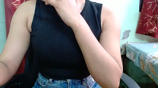 sweet-alia online show from April 2026 11:58:01 AM