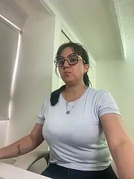 SWEETLILY18 online show from January 2025 09:16:01 PM