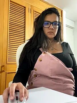 SWEETLILY18 online show from October 2025 10:40:01 PM