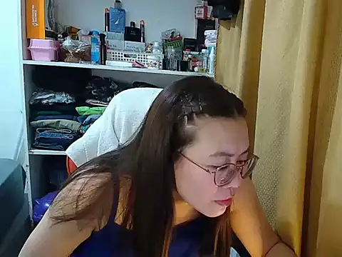 crizzybel online show from December 2025 02:23:02 PM