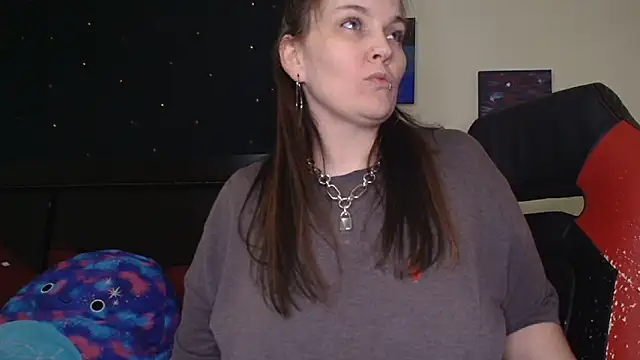 Snapshot of ToxicLilly chatting on November 2025 07:30:01 AM ToxicLilly online show from November 2025 07:30:01 AM