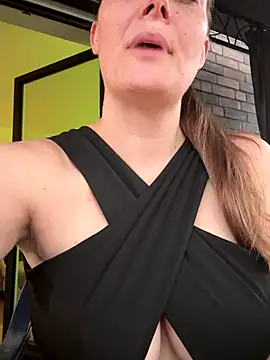 Snapshot of newMichelle chatting on October 2025 06:11:02 AM newMichelle online show from October 2025 06:11:02 AM