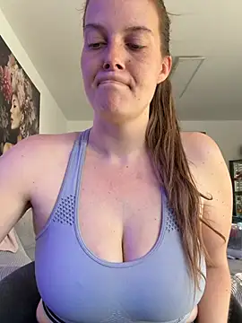 Snapshot of newMichelle chatting on May 2026 06:41:02 AM newMichelle online show from May 2026 06:41:02 AM