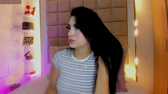 Snapshot of Victoria_adaams chatting on April 2026 12:19:02 PM Victoria adaams online show from April 2026 12:19:02 PM