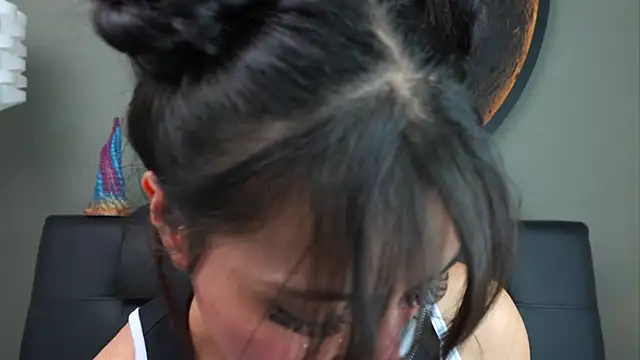 miss sharlotte18 online show from October 2025 06:06:02 PM