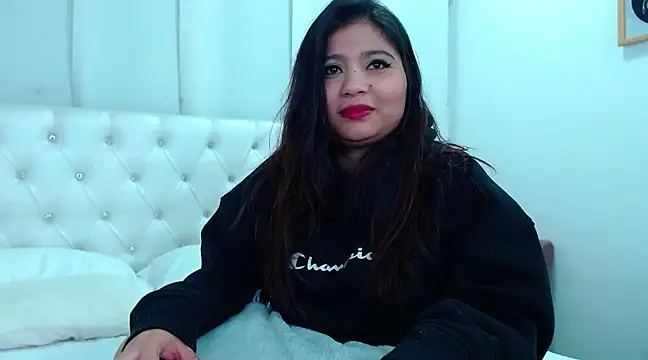 Snapshot of annylouis chatting on December 2024 08:13:01 AM annylouis online show from December 2024 08:13:01 AM