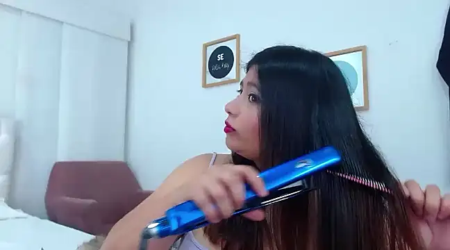 Snapshot of annylouis chatting on January 2025 02:00:02 AM annylouis online show from January 2025 02:00:02 AM